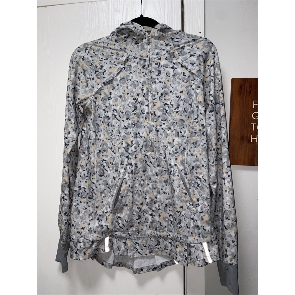 Lululemon Lightened Up Not So Petite Fleur Silver Spoon Green Pullover Jacket